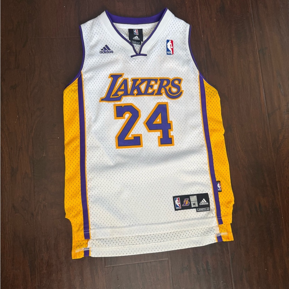 Adidas Lakers White and Gold Jersey (has small nic)